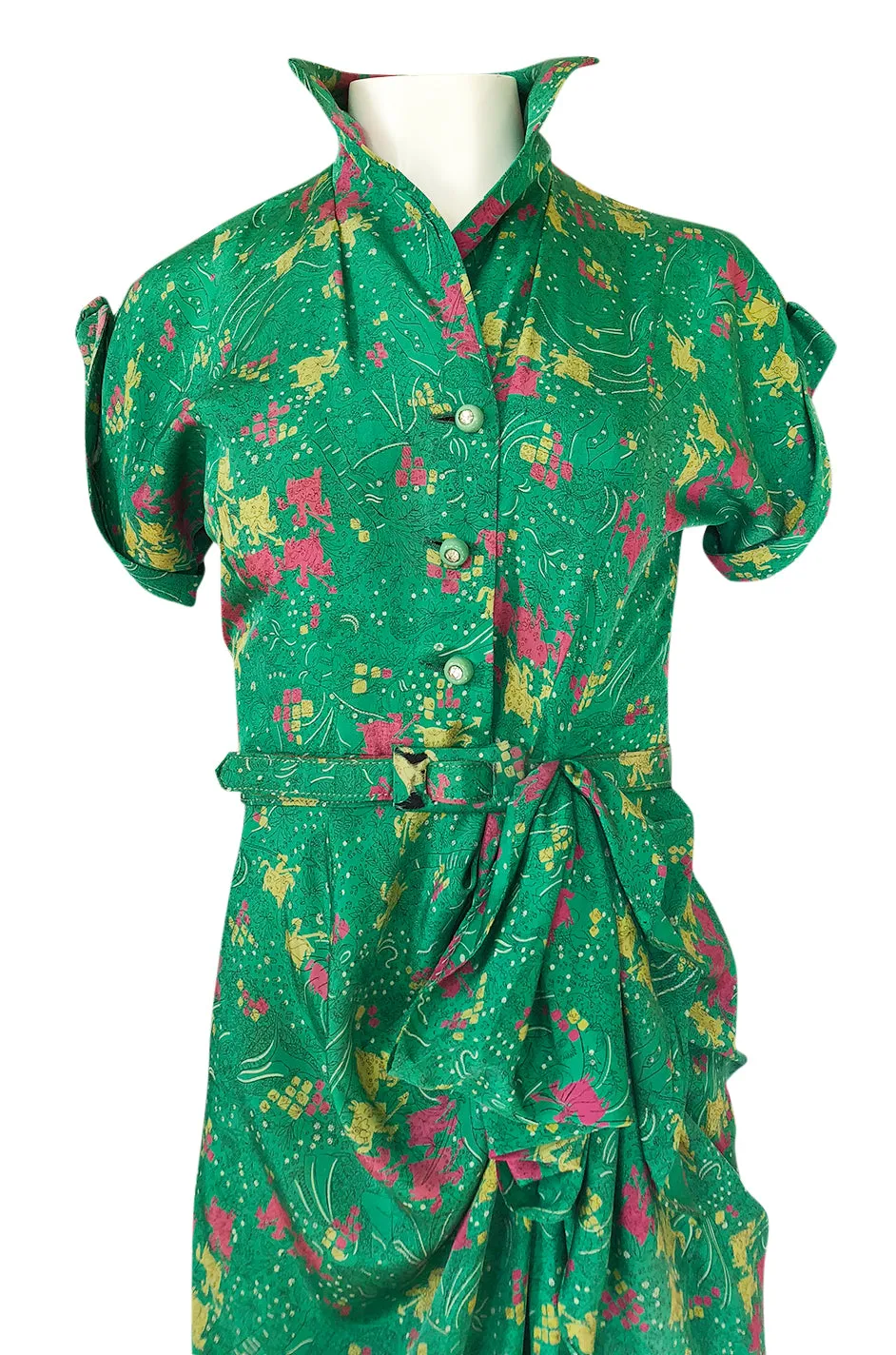 1940s Unlabeled Green Silk Horse & Knight Jousting Print Dress