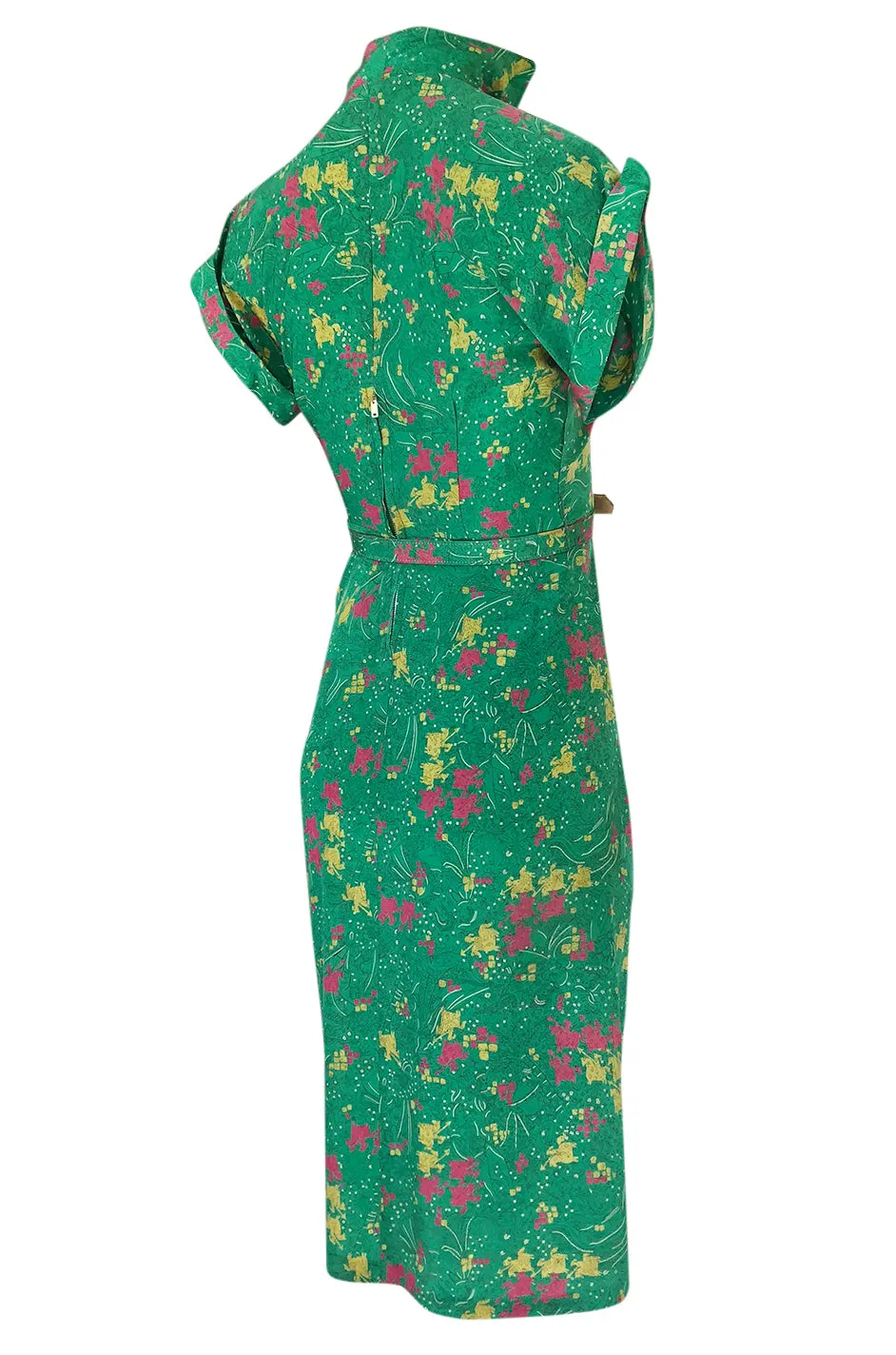 1940s Unlabeled Green Silk Horse & Knight Jousting Print Dress