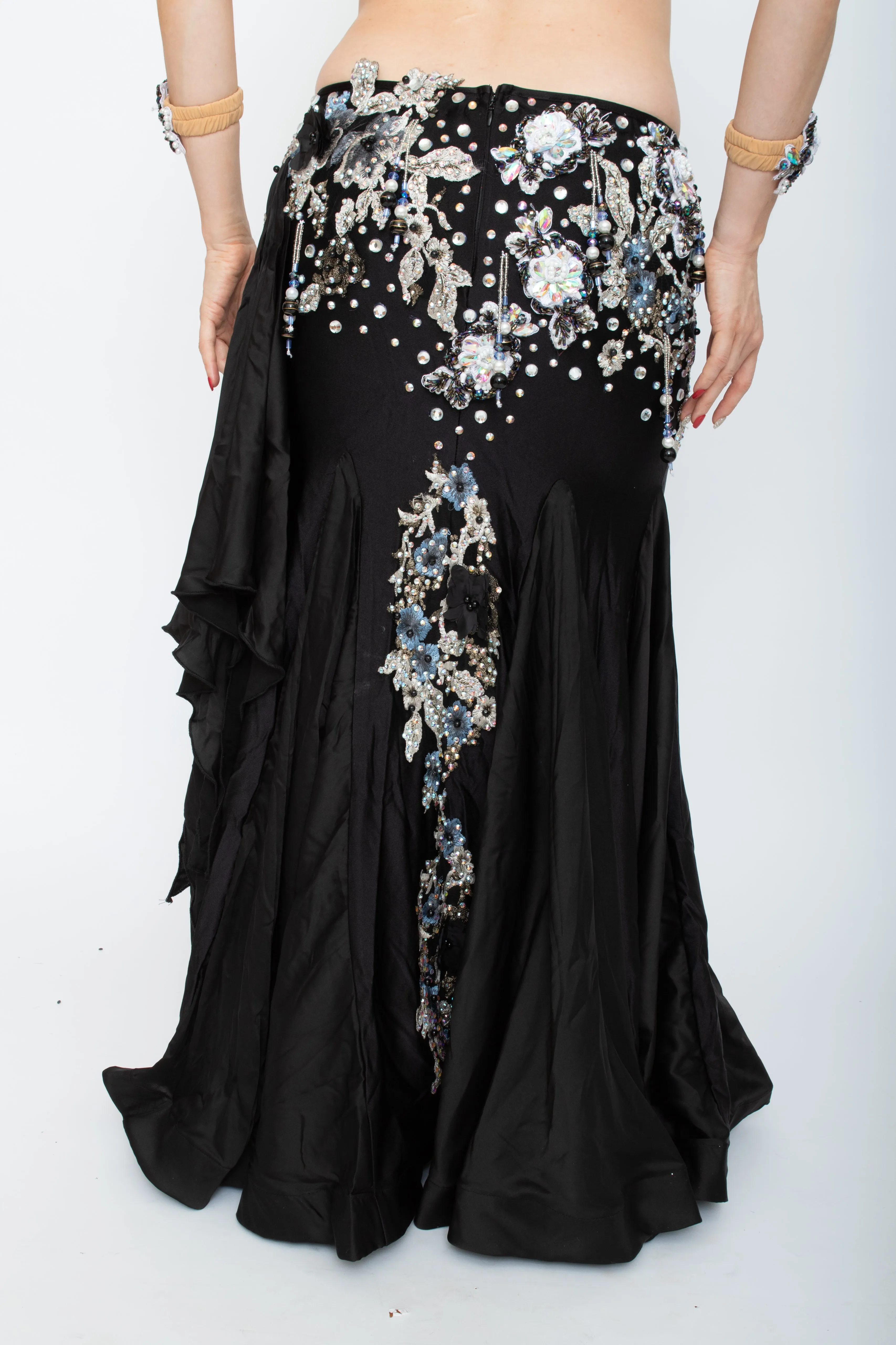 New Osmani Dramatic Elegance in Black