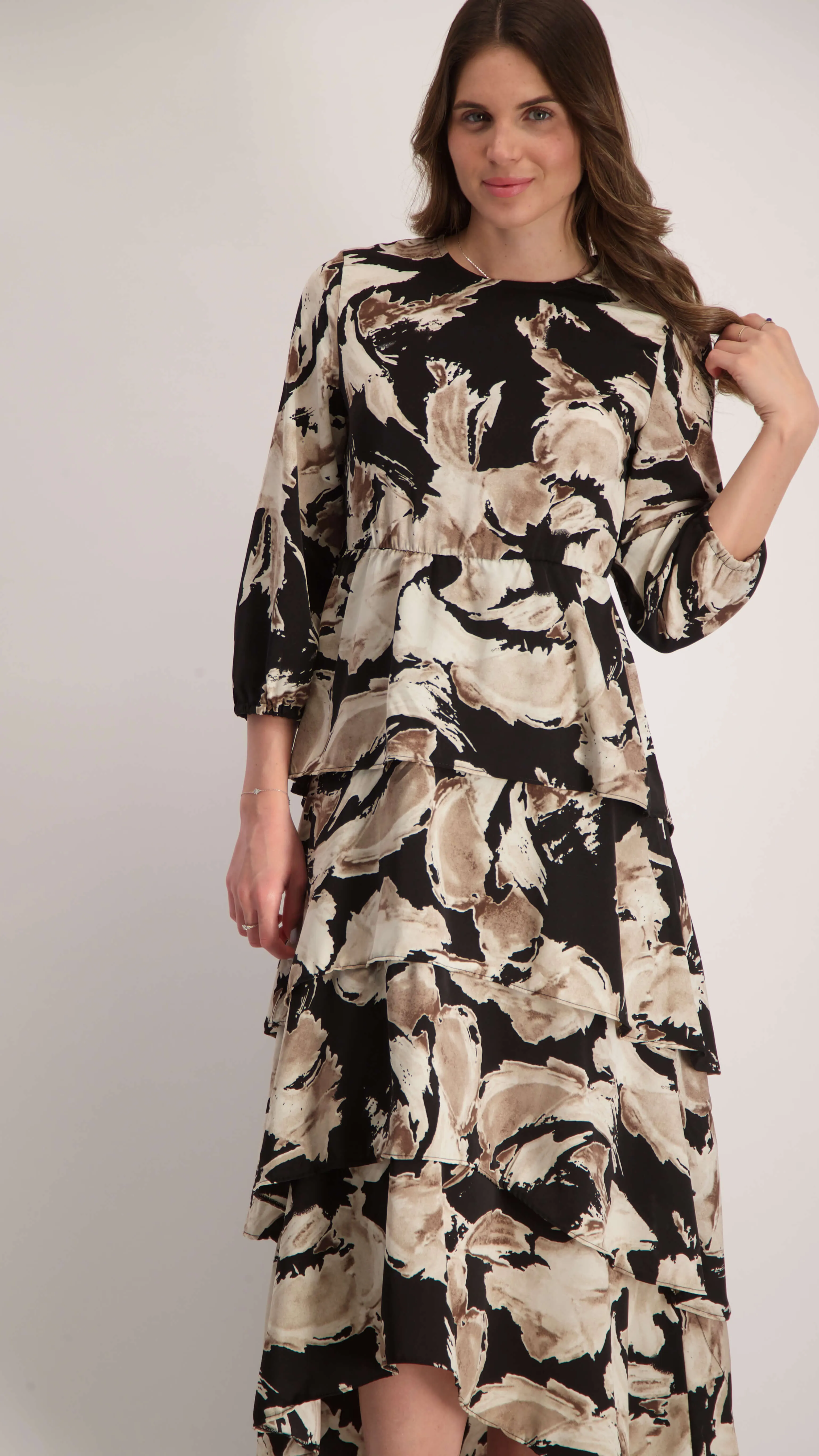 Ruffle Layers Dress / Black & Beige Splash