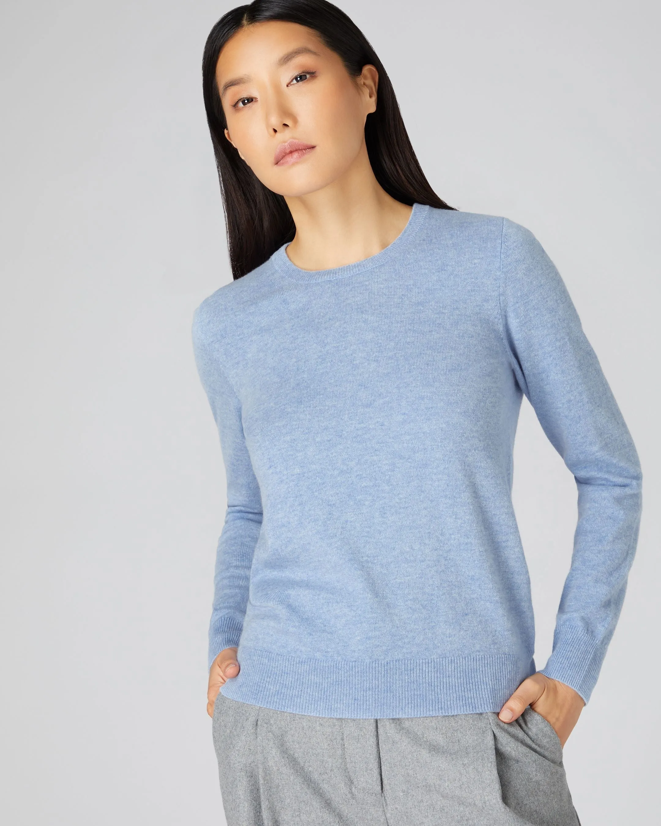 Women's Evie Classic Round Neck Cashmere Sweater Cornflower Blue